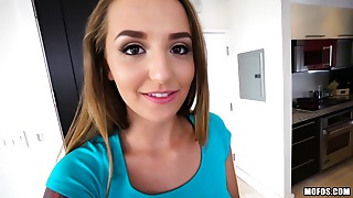 Young kinky lady sneaks into the palace of her flame