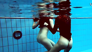 Diana and Simonna super-fucking-hot lezzies underwater