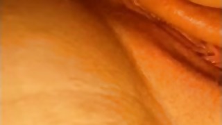 Chubby nubile Plays With Herself Up Close