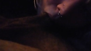 Thick girlfriend deep gullets beau while eyeing TV