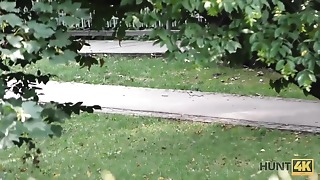 HUNT4K. Man invites duo to his place and romps teenage Shanie Ryan for cash