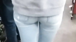 Little culo of chick at the buck store