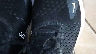 Foot fetish & Shoe Air Max 270 part.