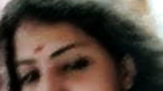 Tamil babe makes a show for her lover, non nude video leaked