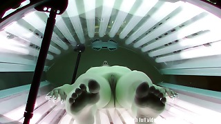 Pervs Breached Into The Privacy of Solarium Czech Girl